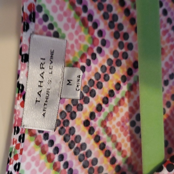 Tahari blouse - Picture 3 of 5
